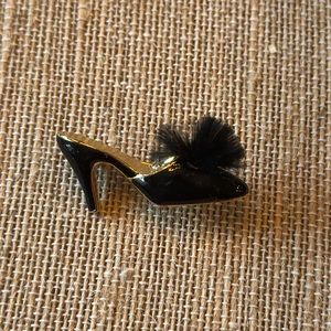 KJL pin brooch high heel women’s shoe